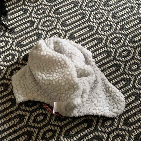 Chicago Blackhawk Trapper Hat - Picture 4 of 7